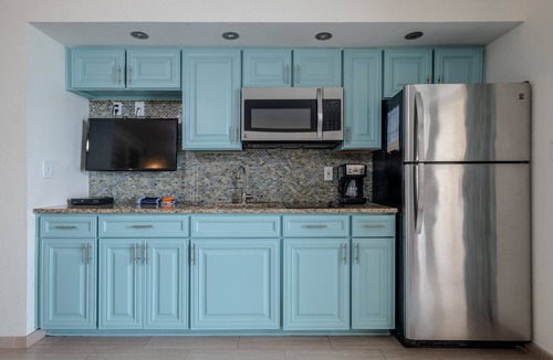 Windy Hill Condo | Just redecorated- True one bedroom king oceanfront condo at tropical resort!