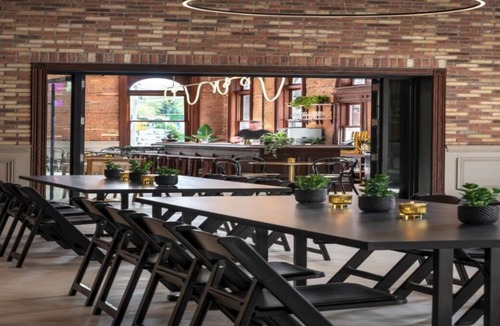 Beaconsfield Village House | Just What You Were Looking For! Pet-Friendly, On-site Dining, Near Ontario Place