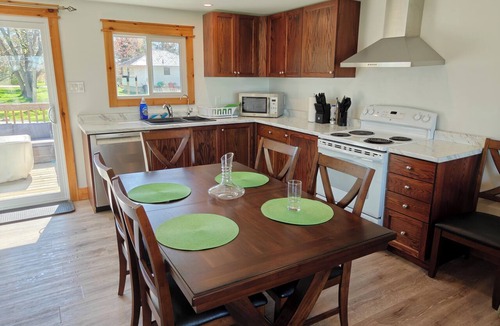 Kirkfield House | Kawartha Cottage | Canal Lake | Fire Pit + A/C