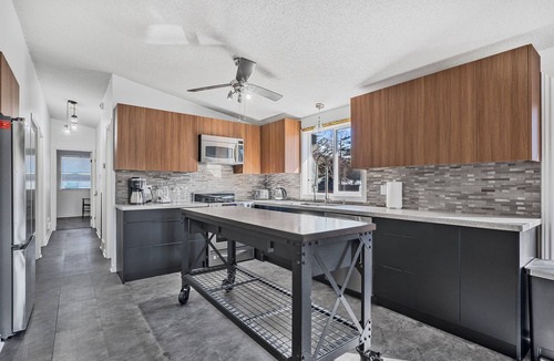Kirkfield House | Kawartha Waterfront | Pool, Hot Tub & Sunset Views