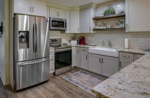 Salem Condo | Keowee Key Condo Rental w/Golf Course View!