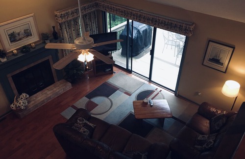 Salem House | Keowee Key Townhome #1 With a View on the Golf Course