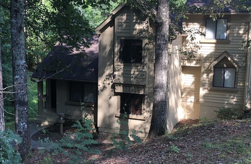 Salem House | Keowee Key Townhome #1 With a View on the Golf Course