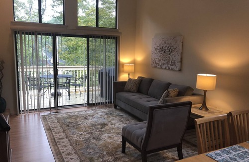 Salem House | Keowee Key Townhome #2 With a View and Amenities on Golf Course