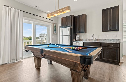 Wind Over Waves House | Kiteboarding Paradise- Waterfront Sunsets & Poolside Relaxing