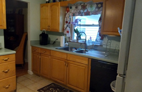 Green Mountain Villa | Knight's View~ Mountain sunset view~all pets welcome