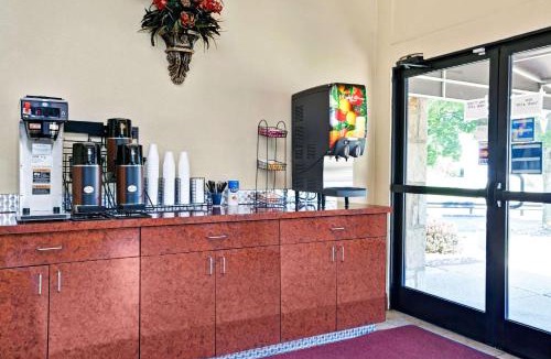 Tad Hotel | Knights Inn Charleston West Virginia