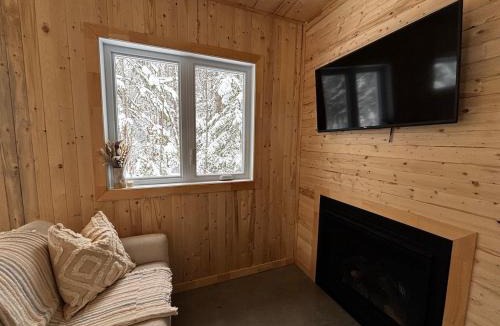 St-Augustin-de-Woburn Ski Chalet | KØZY mini-chalets - Orion