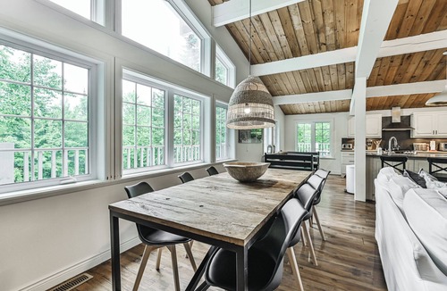 Mont-Tremblant House | La Maison Blanche | Hot Tub & Sauna | Pool Table, Fire Pit & Close to Resort
