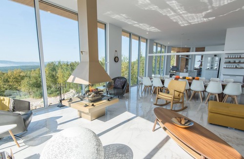 La Malbaie House | La Perséide with viewpoint overlooking the river and mountains