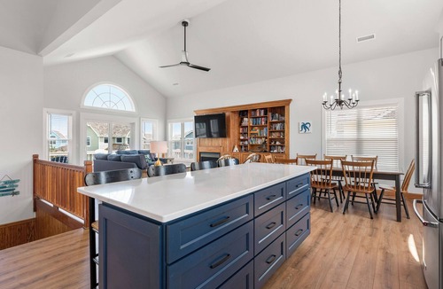 Nags Head House | Lacrosse the Banks: Dog-friendly, Hot Tub, Less than 100 yards to beach!