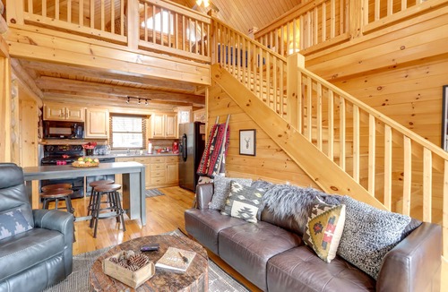 Ridges Over the Lake Cabin | Lake Blue Ridge Cabin by the Chatahoochie Forest
