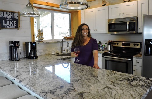 Butler House | LAKE FRONT WITH DOCK ! NO STAIRS TO REACH WATER! FAMILIES LOVE IT! SO WILL YOU!