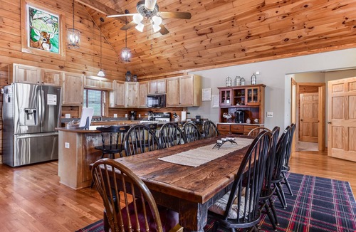 Littleton Cabin | Lake Gaston Waterfront Log Cabin