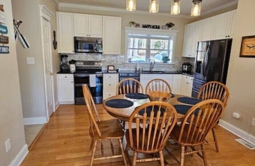 Macon House | Lake Gaston Waterfront-FirePit, Dock, Sundeck, Kayaks, SUP, PingPong,Has it ALL!