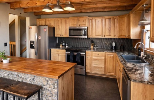 Anderson Cabin | Lake Hartwell Cabin, Sleeps 12+, Near Clemson