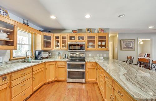 Westminster House | Lake Hartwell Haven w/Boat Dock in Westminster!
