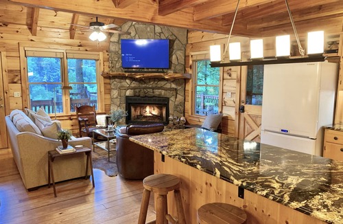 Hidden Lake Cabin | Lake Hideaway 2 - Lakeside Log Cabin, Fishing Boat, Private Dock & Mountain View