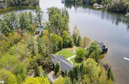 Seguin Cottage | Lake Joseph, Muskoka - 7 Bedroom Family Cottage - Quiet Bay. Gorgeous setting.