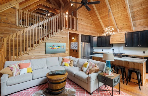 Seneca Cabin | Lake Keowee Cabin 14 miles to Clemson with Hot Tub and new private dock