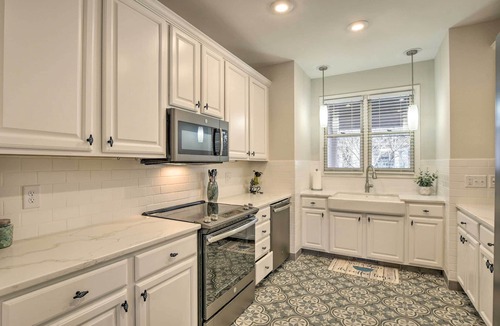Salem Condo | Lake Keowee Resort Condo w/Fantastic View