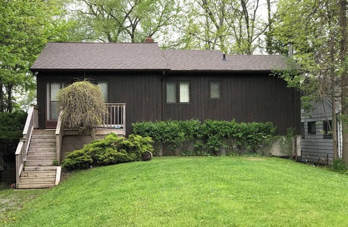 Virginia Cottage | Lake Simcoe Getaway — Just 1 Hour from Toronto! Family cottage rarely offered!