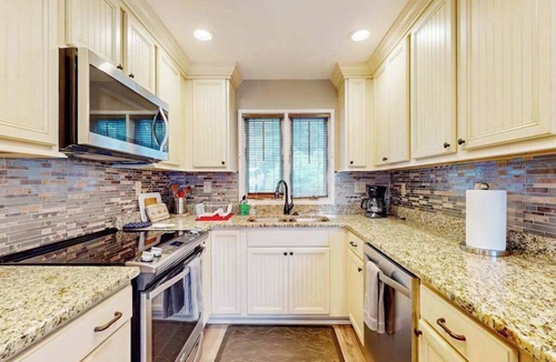 Sapphire Condo | Lake-view dog-friendly condo with pools, hot tub, sauna, tennis, & balcony