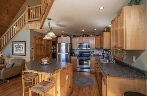 Bryant Pond House | Lake View House with Hot Tub, Sauna and Game Loft