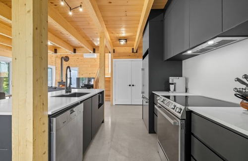 Sainte-Emelie Ski Chalet | LAKE | VIEW | SPA | PRIVACY | COMFORT