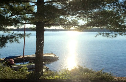 Georgian Bay Cottage | LAKEFRONT 3BDR CABIN - PRIVATE DOCKS & DECKS - MUSKOKA 30 MIN TO PORT CARLING