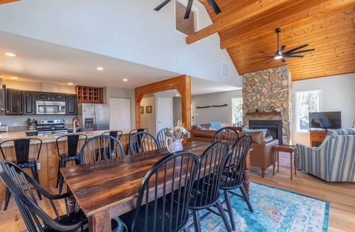 Tuckasegee House | Lakefront 5BR Private Dock, boats Hot Tub, Game Room, EV Charger, Near WCU/Sylva