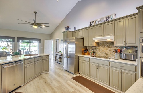 Cross Hill House | Lakefront Gem: Hot Tub, Boat Launch Near Greenwood