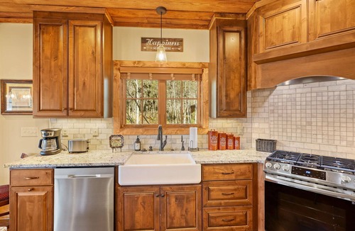 Blowing Rock Cabin | Lakefront home in 100 acre community/mountain views, shopping & dining all close
