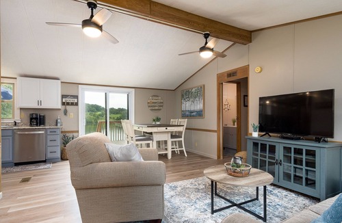 Piney Flats House | Lakefront home, peaceful setting, beautiful views of the lake and floating dock.