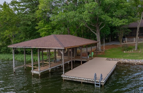North Shore Acres House | Lakefront, Hot Tub, Firepit, Dock w/Boat Slip, Pet Friendly, Kayak