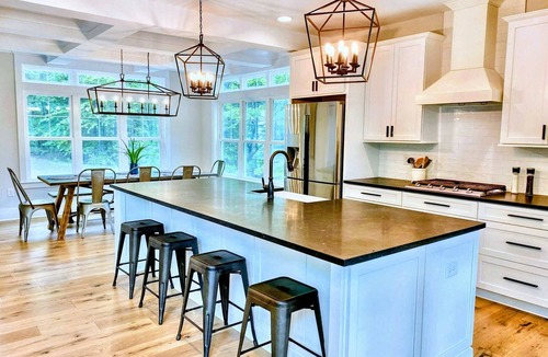 Mineral House | Lakefront Lake Anna 5 Suites All Water Views