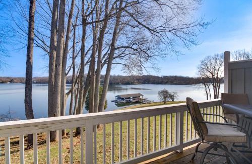 North Shore House | Lakefront Moneta Home w/Community Dock!