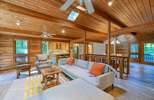 Blue Water House | Lakefront retreat w/private dock, fast WiFi, gas grill & central AC, dogs
