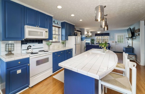 Reed Creek House | Lakefront Retreat with Kayaks and Dock - Minutes to Downtown Hartwell