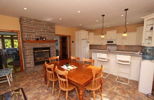 South Bruce Peninsula Cottage | Lakehouse in Beautiful Oliphant-Spectacular Views!