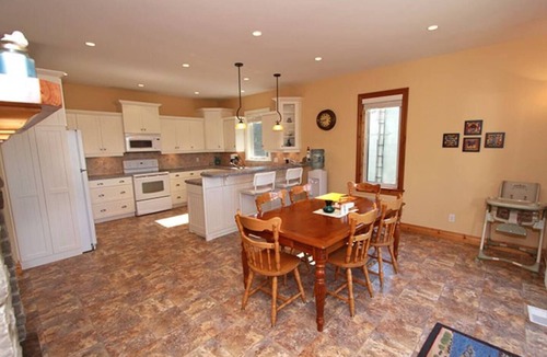 South Bruce Peninsula Cottage | Lakehouse in Beautiful Oliphant-Spectacular Views!