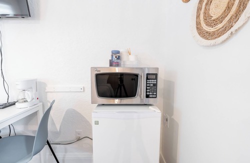 Lambton Shores Apartment | Lakeside Motel #4 | Near Ipperwash Beach | Free Parking & WiFi