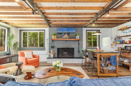 Littleton House | Lakeview, Dock, Rooftop, Firepit, Kayak, Games