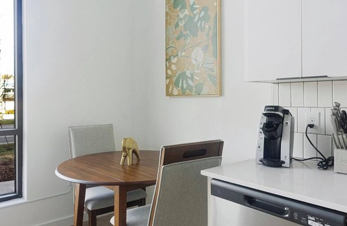 Chapel Hill Apartment | Landing | Amazing Studio, Courtyard, Gym