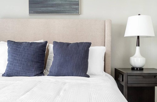 Wessex Square Apartment | Landing at The Arboretum - 1 Bedroom in Oxford Hunt
