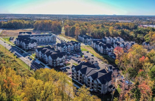 Huntersville Apartment | Landing | Beautiful 1BD, Yoga Studio, Clubhouse