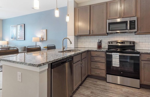 Huntersville Apartment | Landing | Beautiful 1BD, Clubhouse, Gym