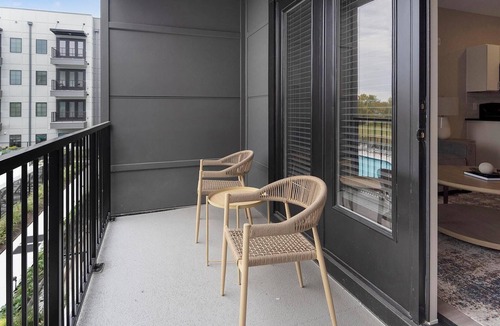 Pinch District Apartment | Landing | Chic 1BD, Rooftop Lounge, Pool