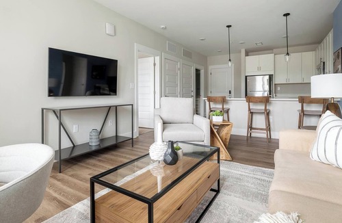 Hickory Apartment | Landing | Incredible 2BD, Gym, Clubhouse