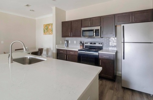 Summerville Apartment | Landing | Modern 2BD, Gym, Yoga Studio